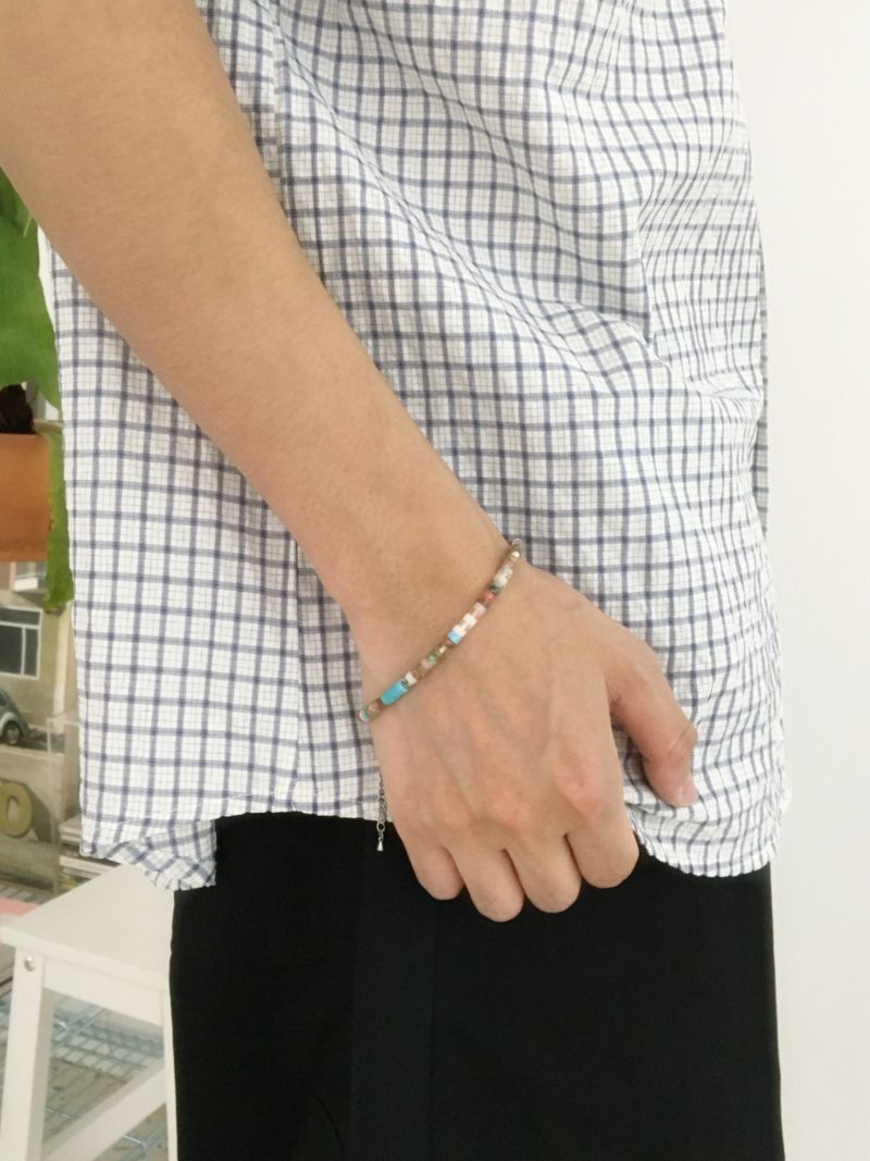 WHAT A LOOK(ワット ア ルック)の「クリスタルビーズブレスレット(アクセサリー)」