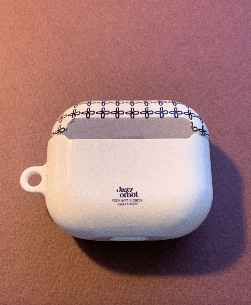 Mon Lapin Air Pods Case