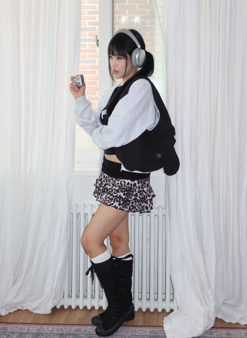  Bunny Ribbon Hobo Bag _ black