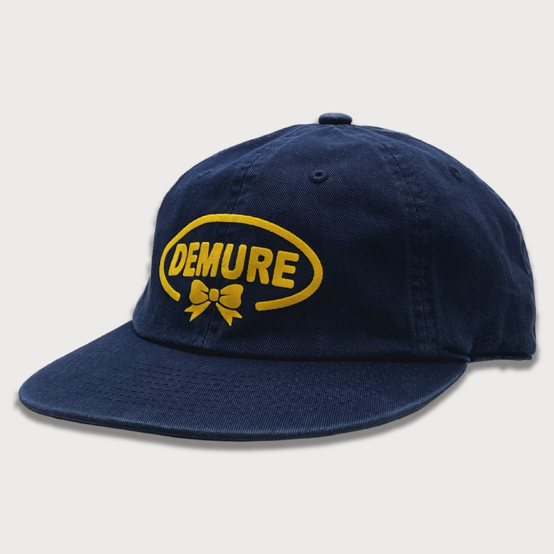 DEMURE RIBBON CAP