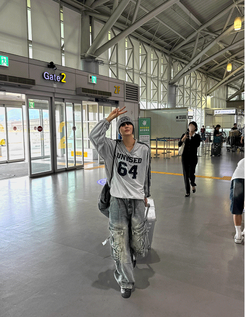 Rivet Cargo Denim Pants