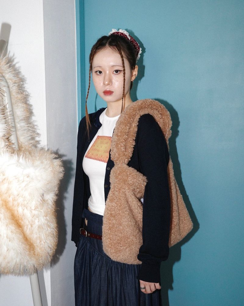 ROSSMOOR（ロスムーア）の「Teddy fluffy big bag _ camel（Bags）」