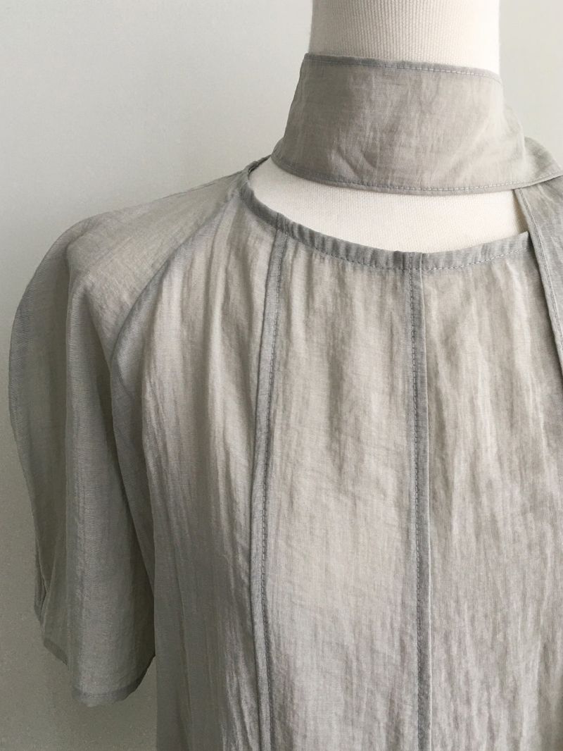 Current loose tie blouse