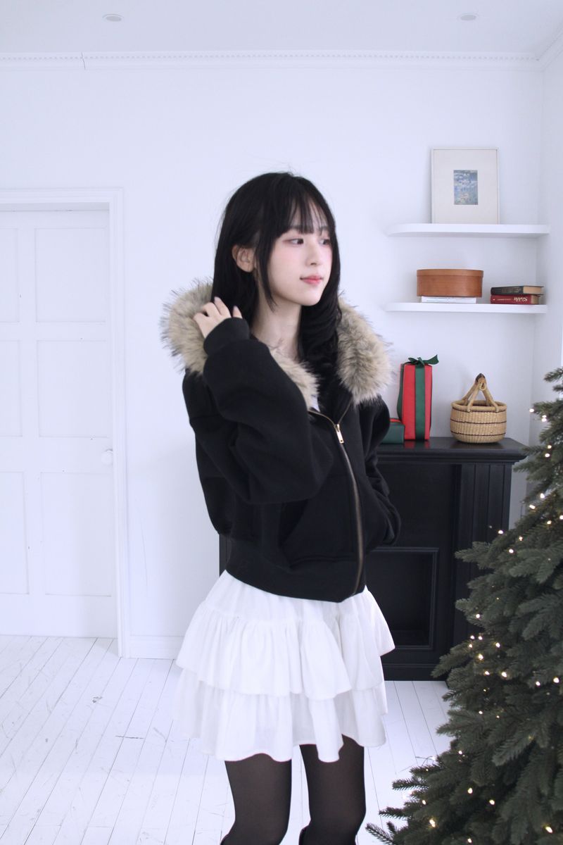 Cropped Fur Hooded Zip-Up (2color)