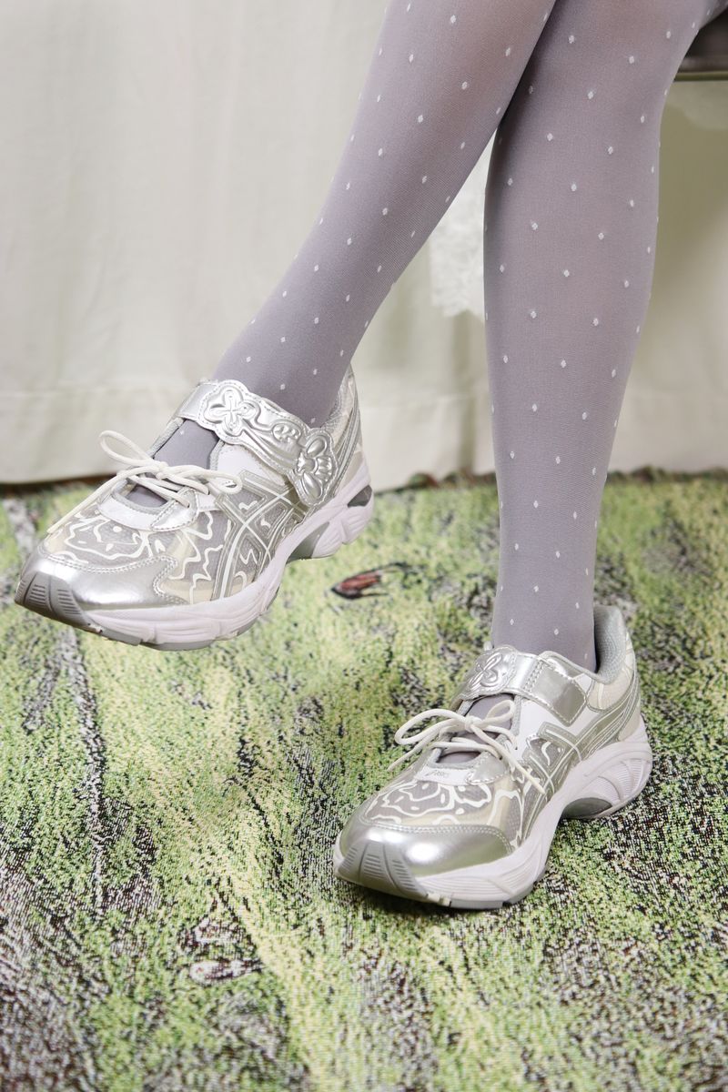 icy gray sugar dot tights
