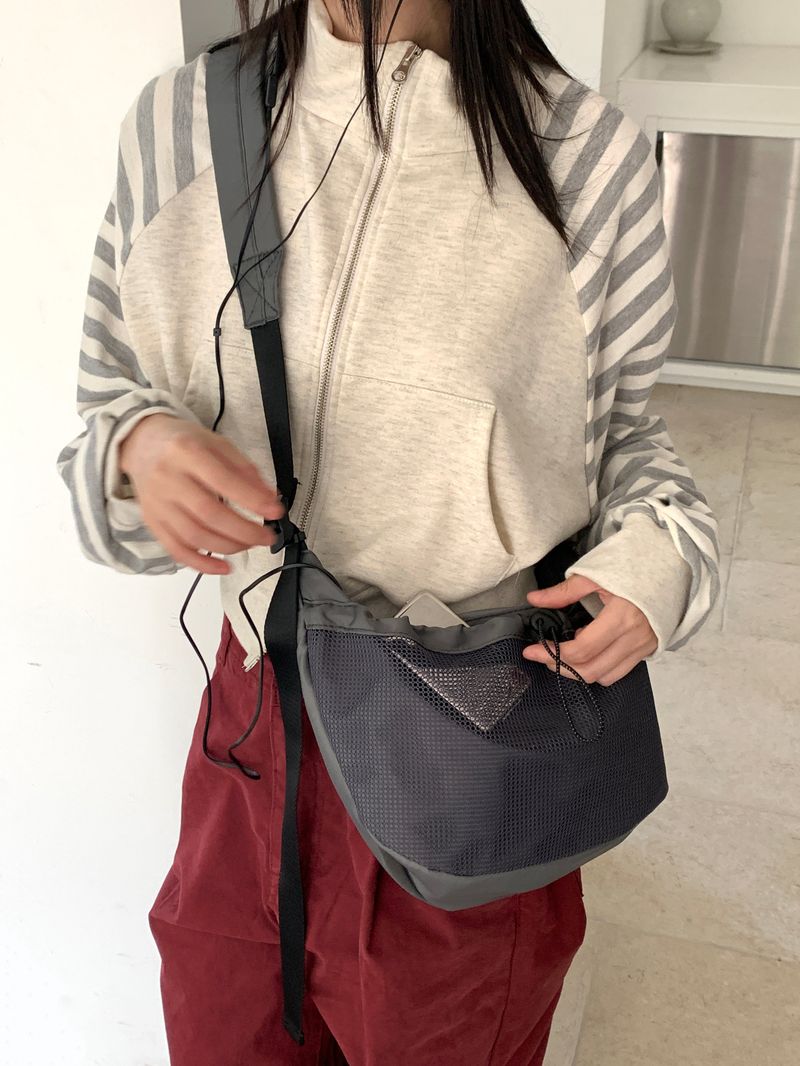 Kintz mesh color combination nylon messenger cross bag