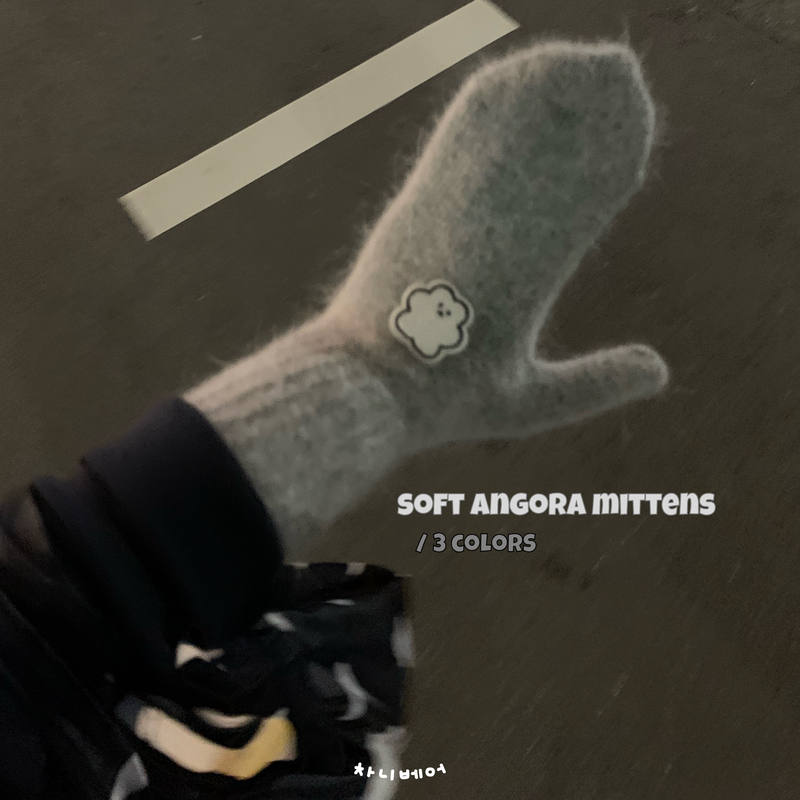 Chanibearの「chanibear soft angora mittens (3color-gray)(Fashion Accessories)」