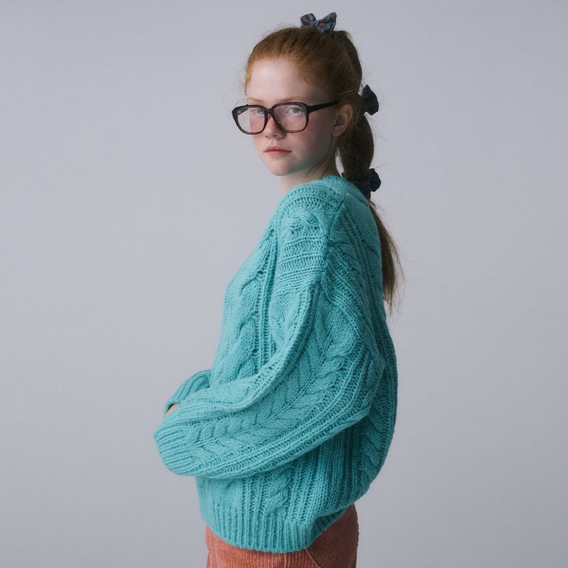 V-NECK CABLE KNIT PULLOVER, BLUE