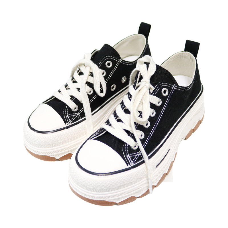 BOLD SNEAKERS