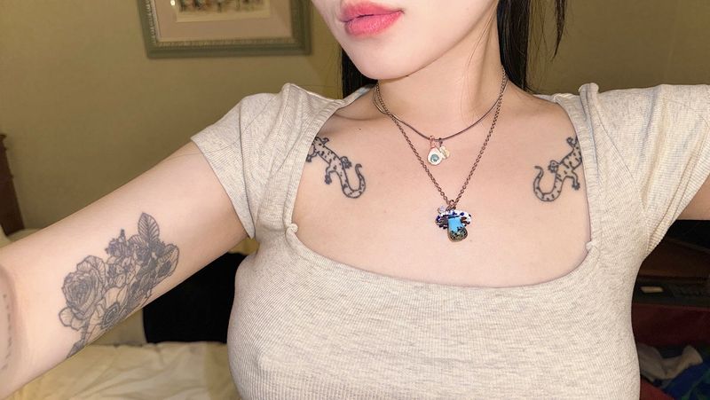 Trippy mushroom necklace.05 (2color)