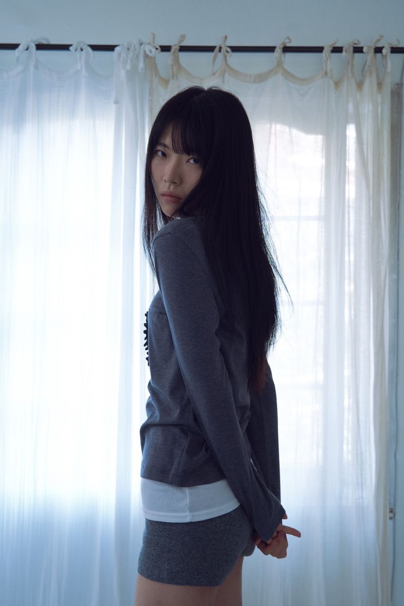 cream u-neck long sleeve_melange grey