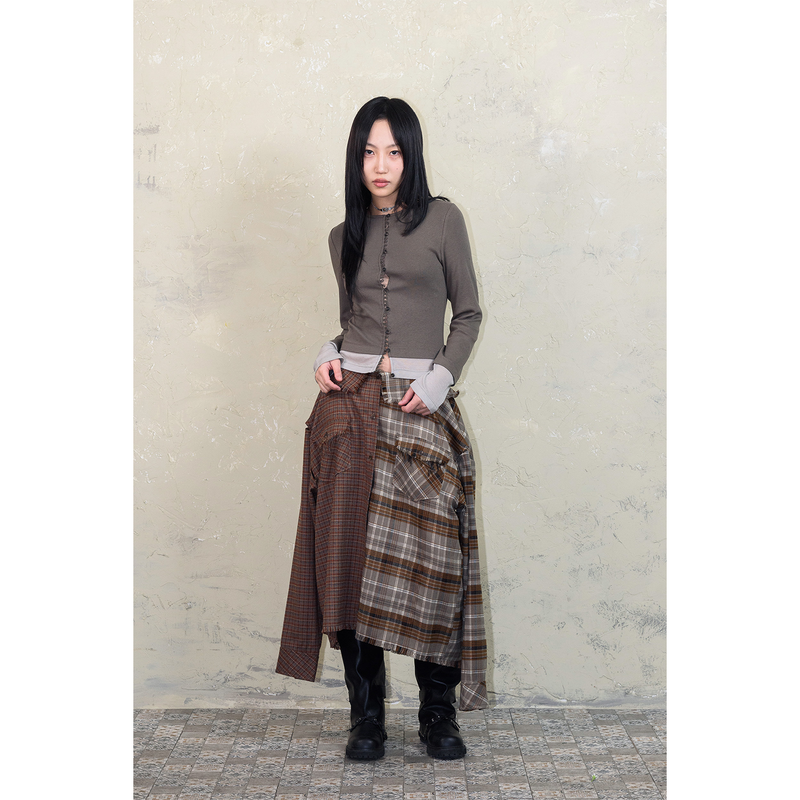 LAYERED BUTTON LOOP TOP