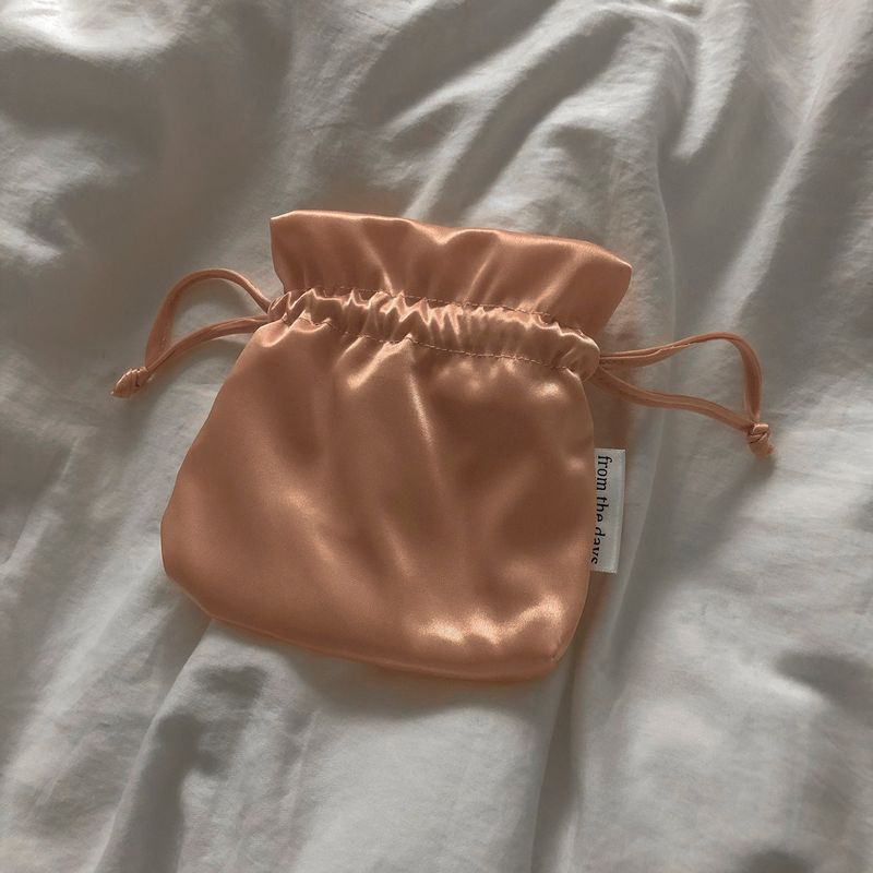 【MADE】Glossy Satin Mini Pouch