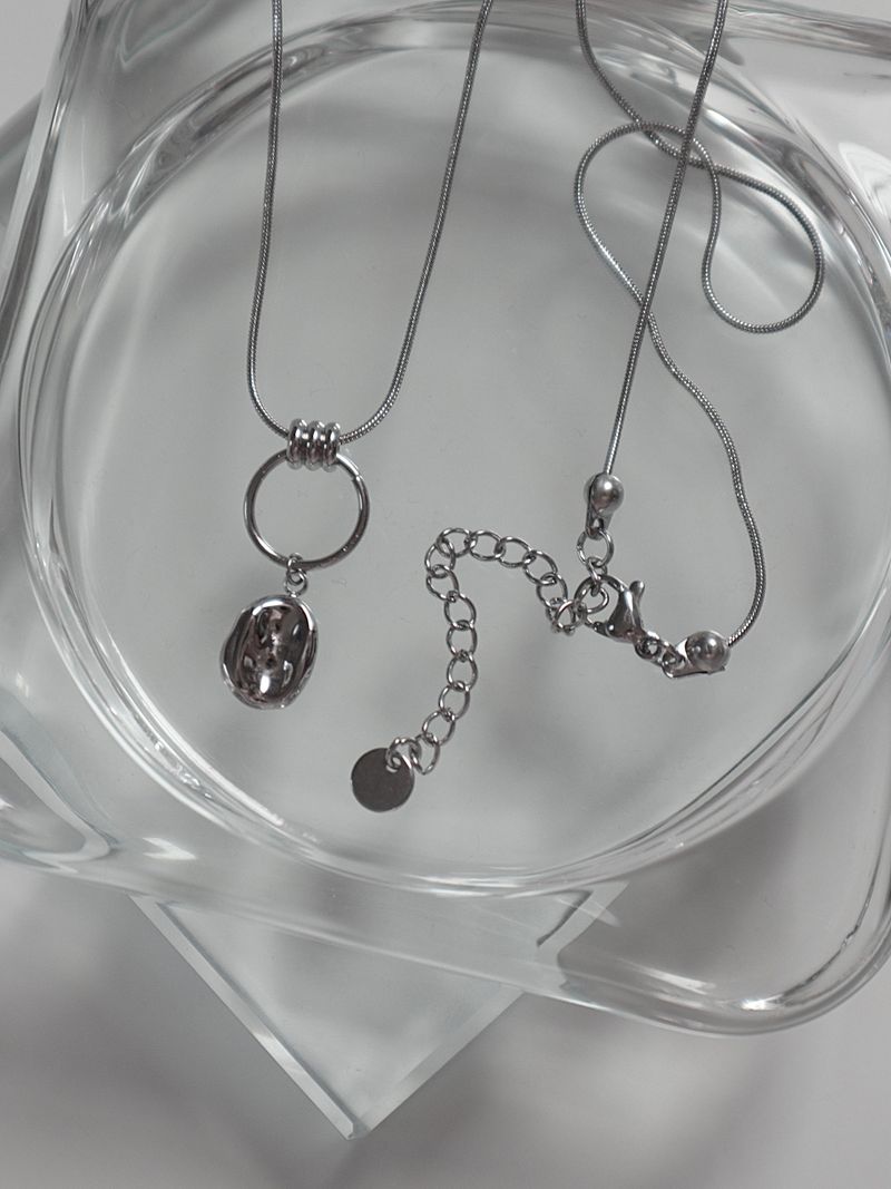 object ring point necklace