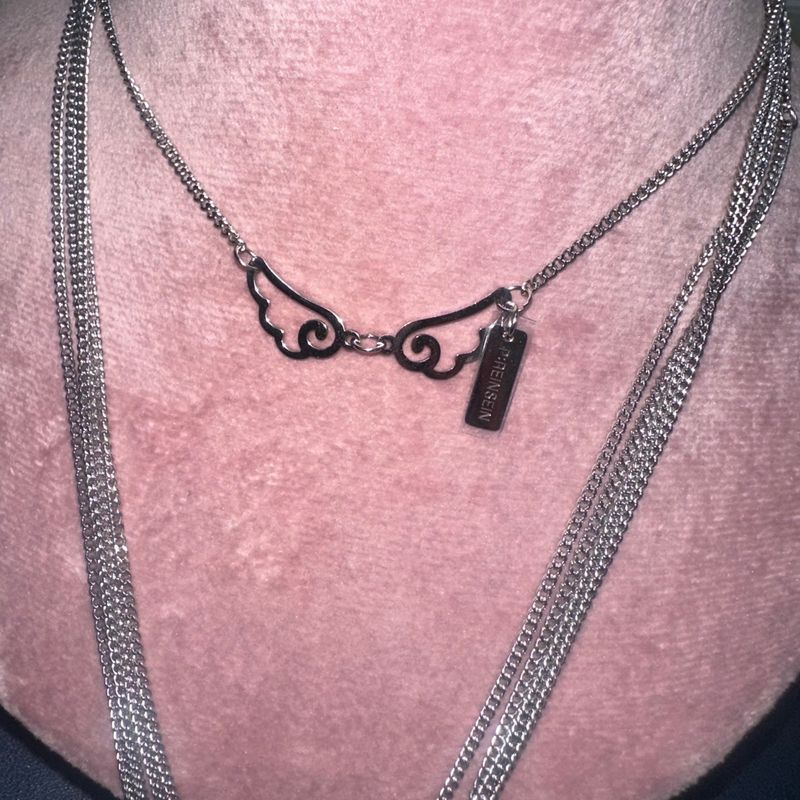 Magical wings chain chocker