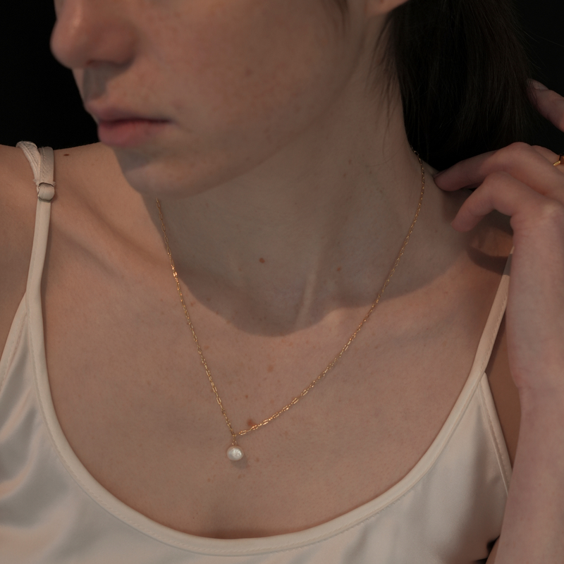pearl Ritys necklace