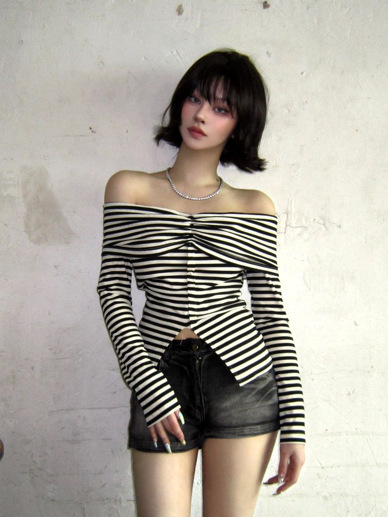 Stripe off-shoulder T