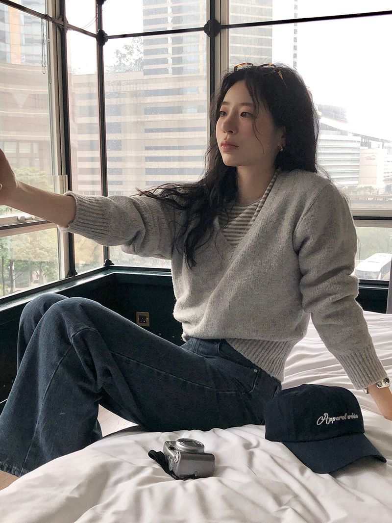 [MADE] FIFTY WOOL V-NECK KNIT
