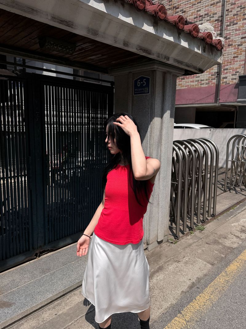 GLOSSY MIDI SKIRT