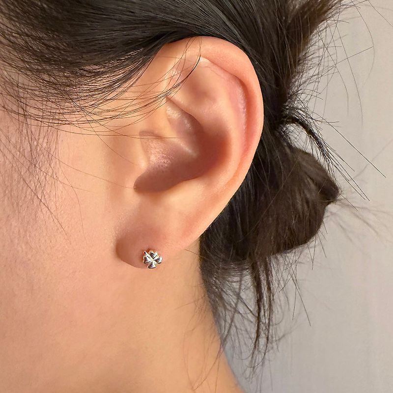 MOSXE（モスクス）の「[925silver]ラッキークローバー イヤリング（アクセサリー）」