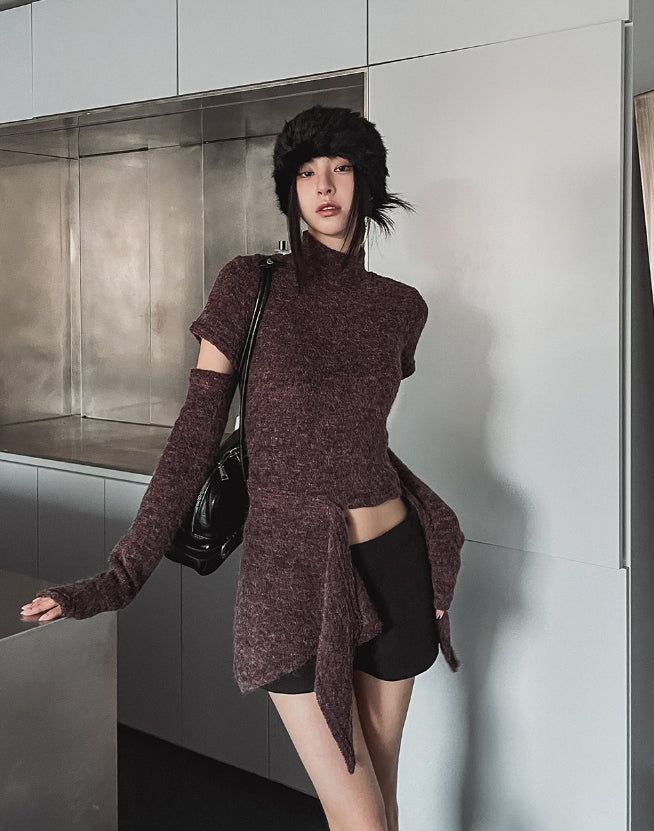Pony Incision Wrap Knit Turtleneck