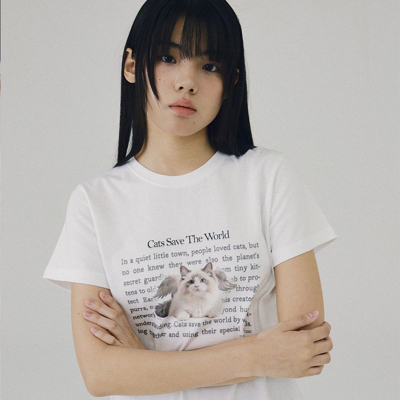 ITZAVIBE(イッザバイブ)の「ANGEL CAT VER.4 T SHIRT - WHITE(Tops)」