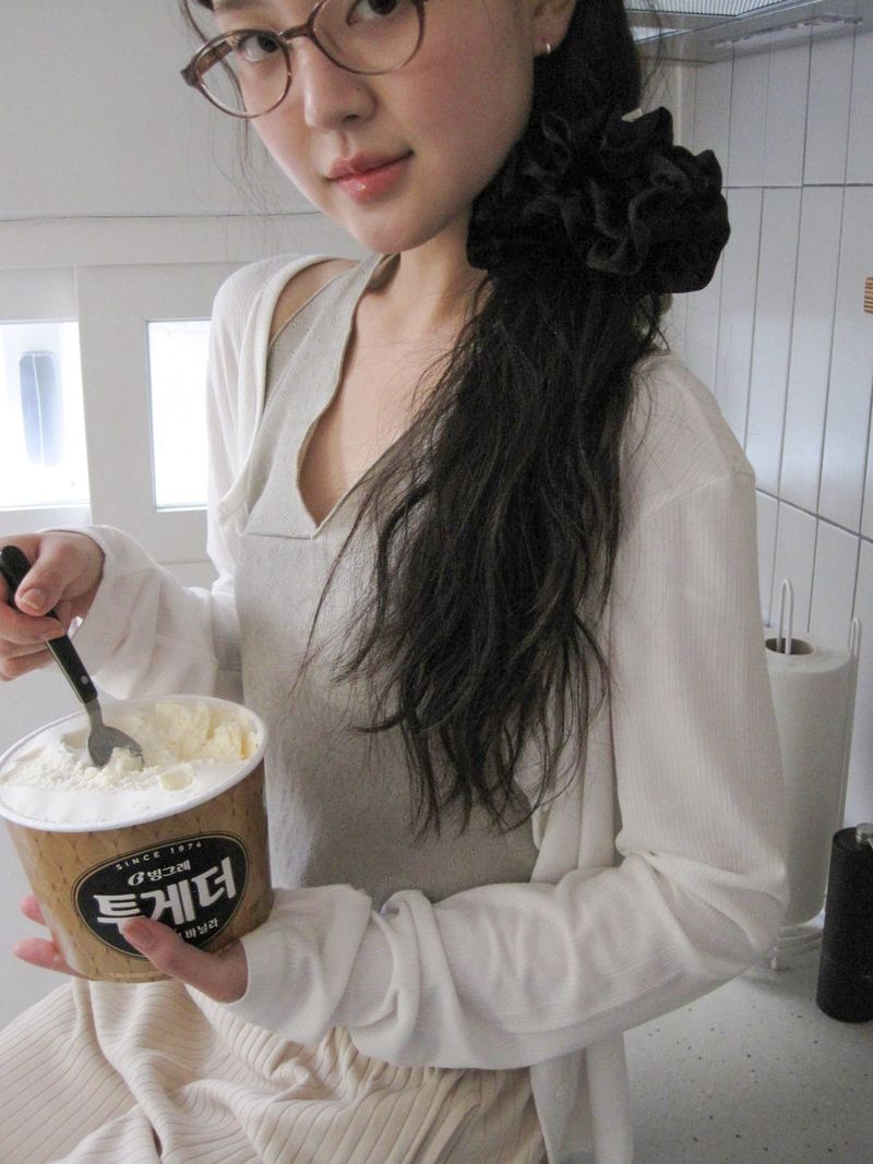 After Frill Scrunchie (Black)
