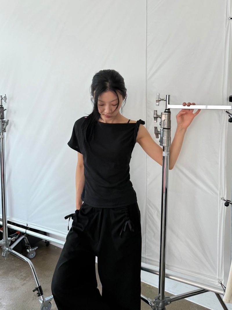  UNBAL SHOULDER TOP