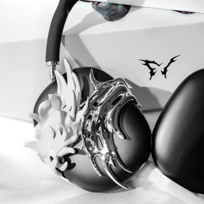 The White and Silver Wings - AirPods Max Case