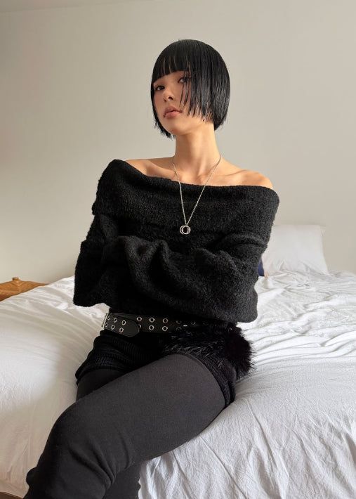 (WOOL) BOUCLE OFF-SHOULDER KNIT