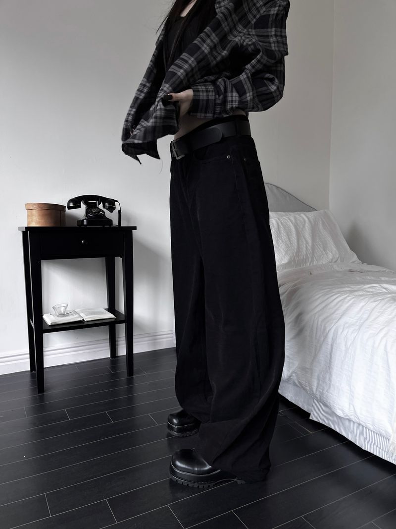 overfit velvet wide pants