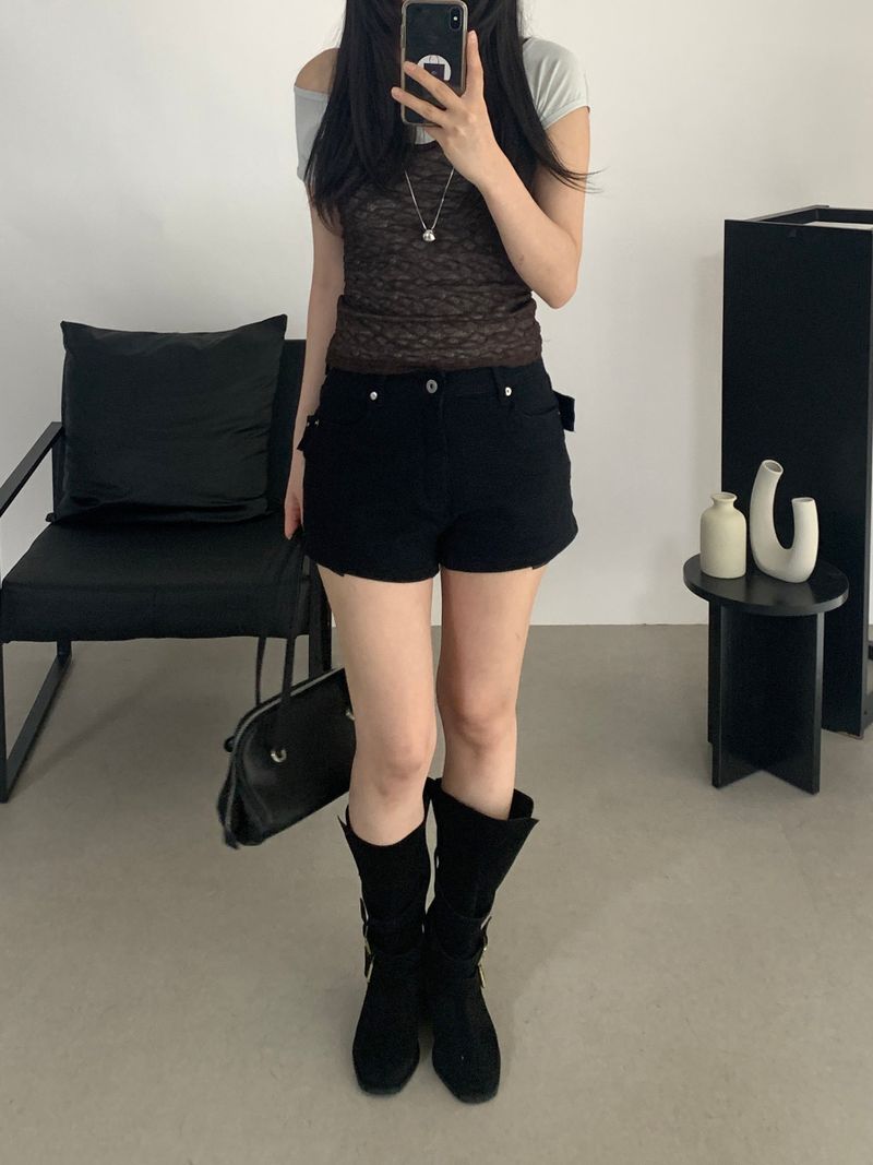 Luisa eyelet belt shorts
