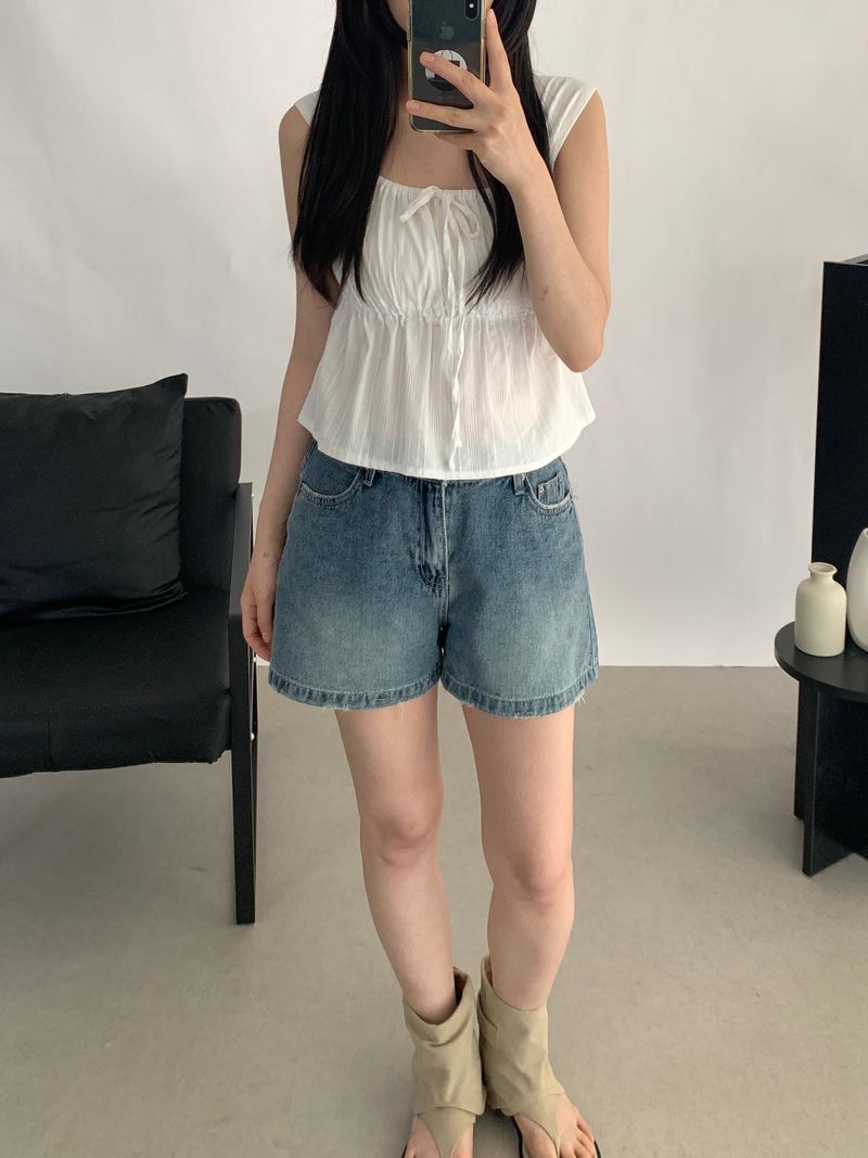 Div ribbon sleeveless blouse