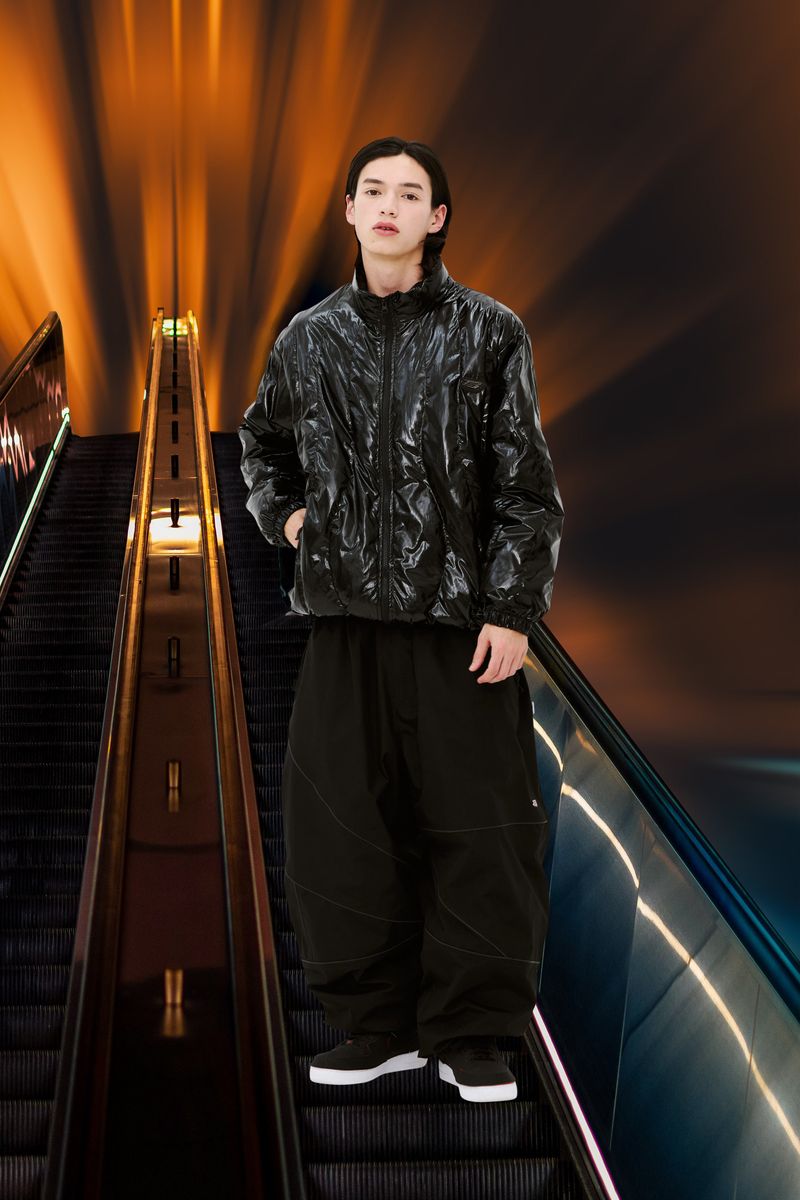 BSRABBIT（ビエスラビット）の「SPIDERWEB SUPER WIDE JOGGER PANTS BLACK（Pants）」