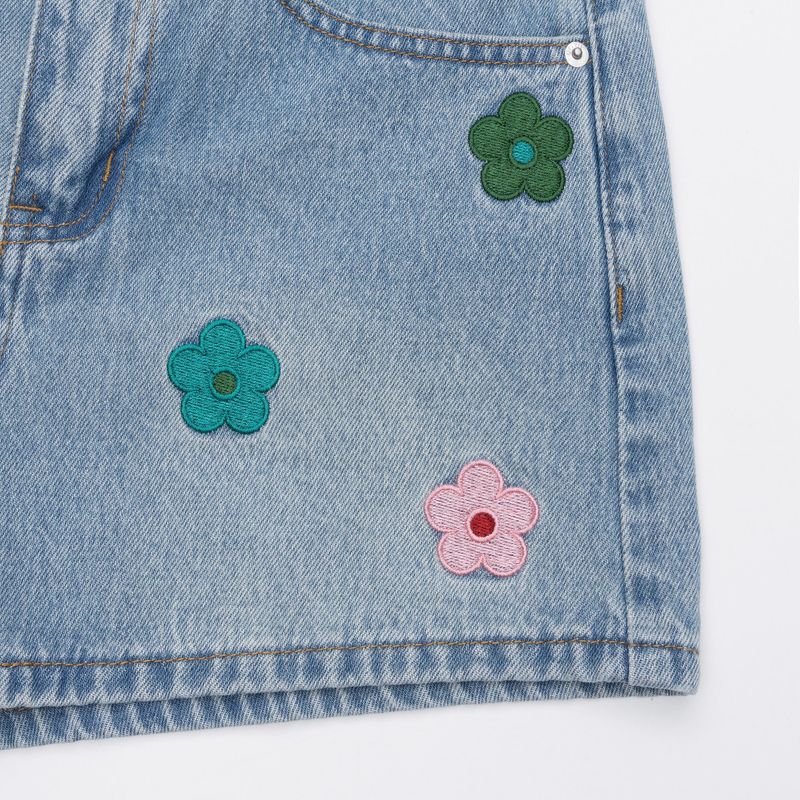FLOWER EMBROIDERY LIGHT BLUE DENIM SHORTS code 18201