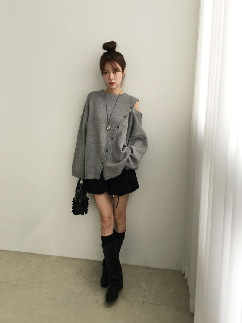 Cross button loose wool knit