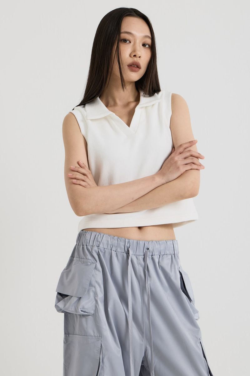 Sleeveless collar vest, White