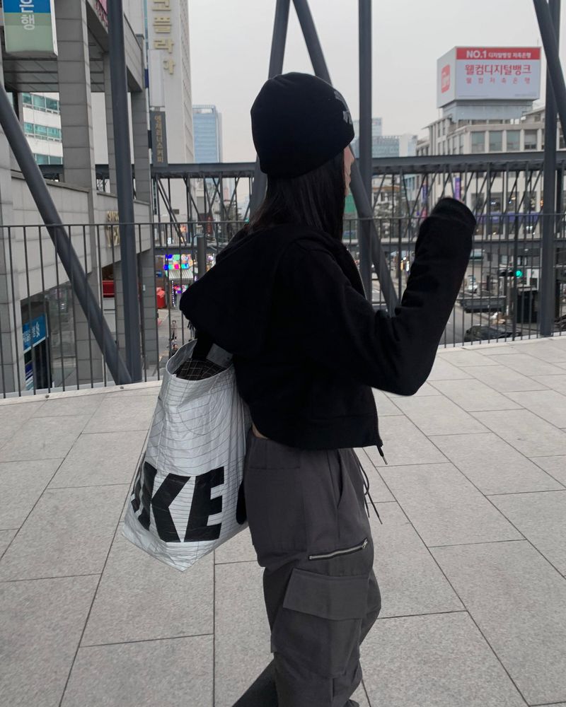 Cross beanie