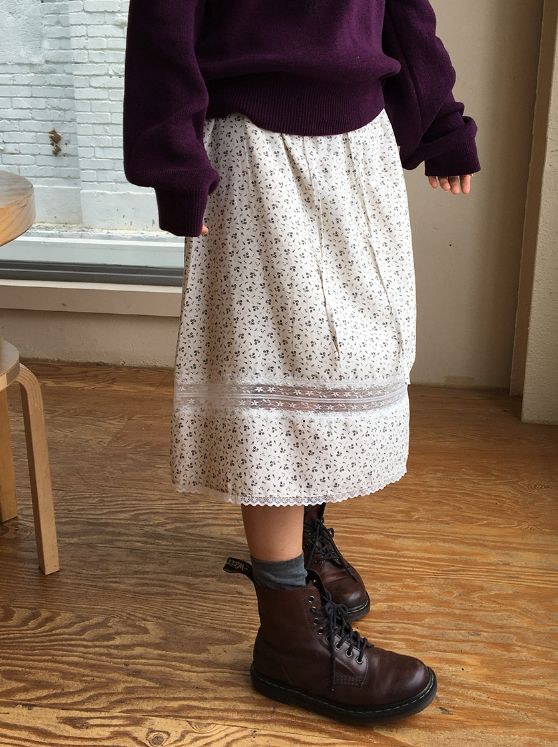 Ekoji Vintage Flower Lace Banding Midi Skirt