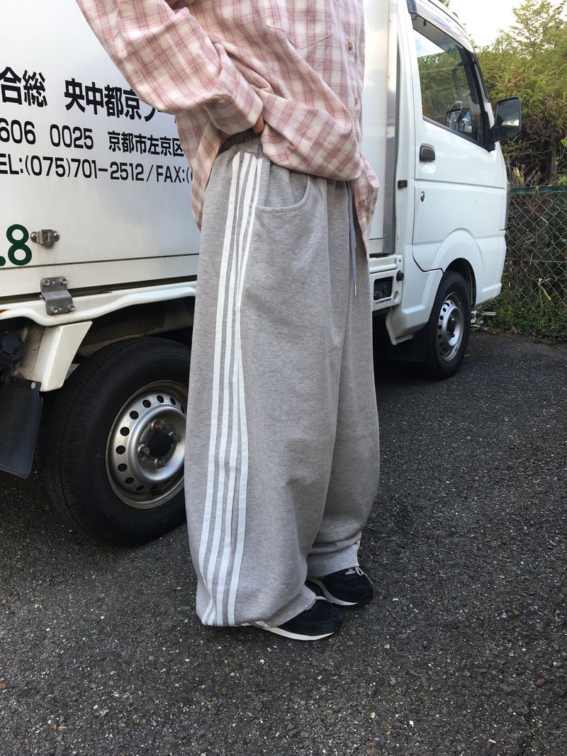 Curved track pants
