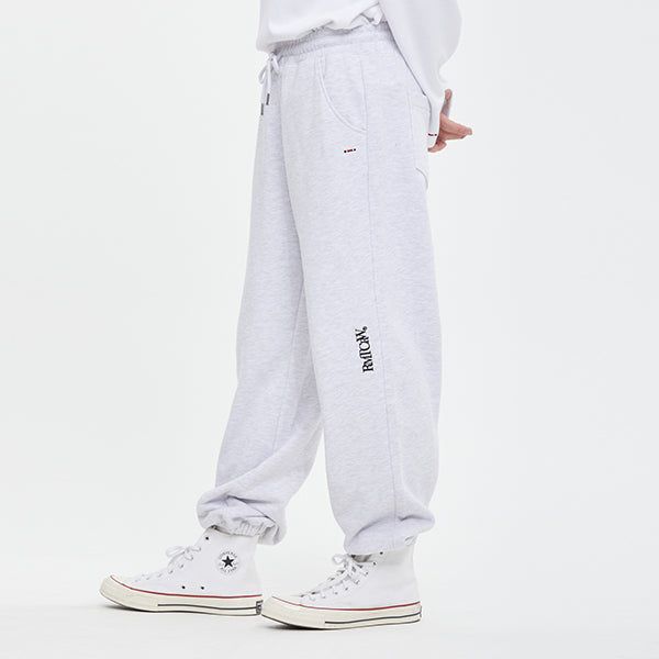 ROMANTIC CROWN（ロマンティッククラウン）の「RECENT LOGO SWEAT PANTS_LIGHT GREY（Pants）」
