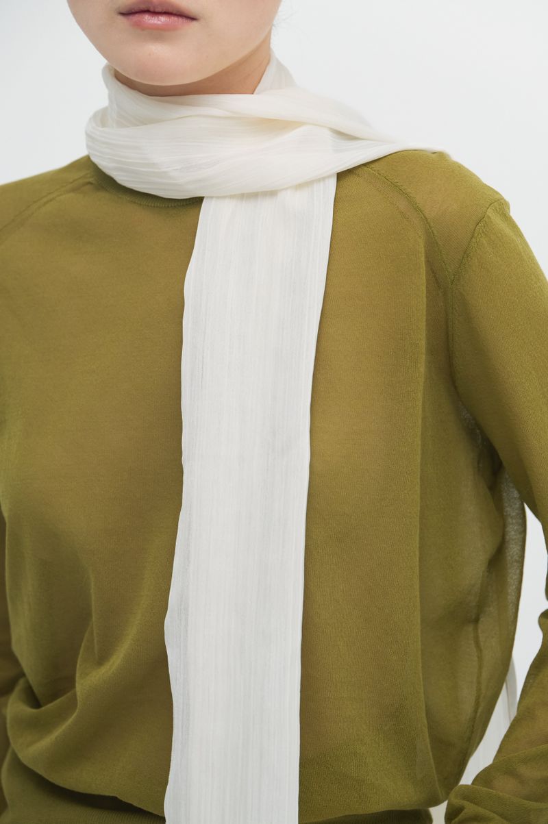 Airy pleats skin scarf_cream