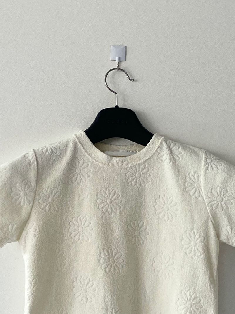 Flower daisy cropped t