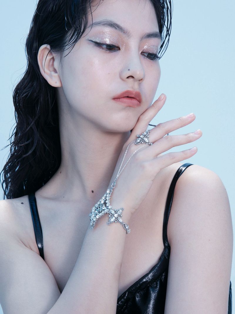 CrystalHand Chain Bracelet-"Radiant" Collections