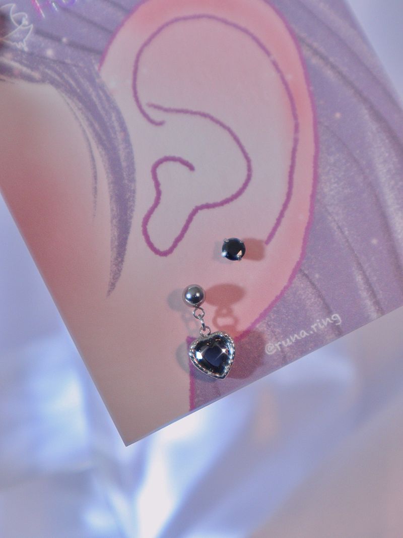 ブラックハートピアス