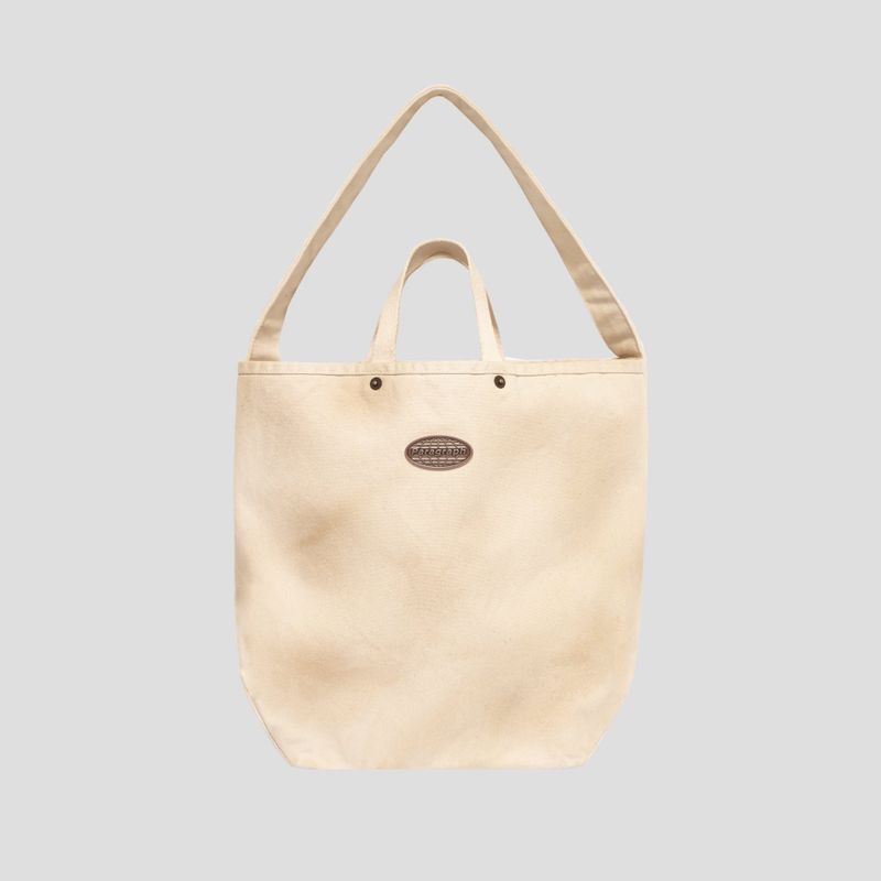 PARAGRAPH(パラグラフ)の「WASHED BRONZE MEDAL BAG(Bags)」