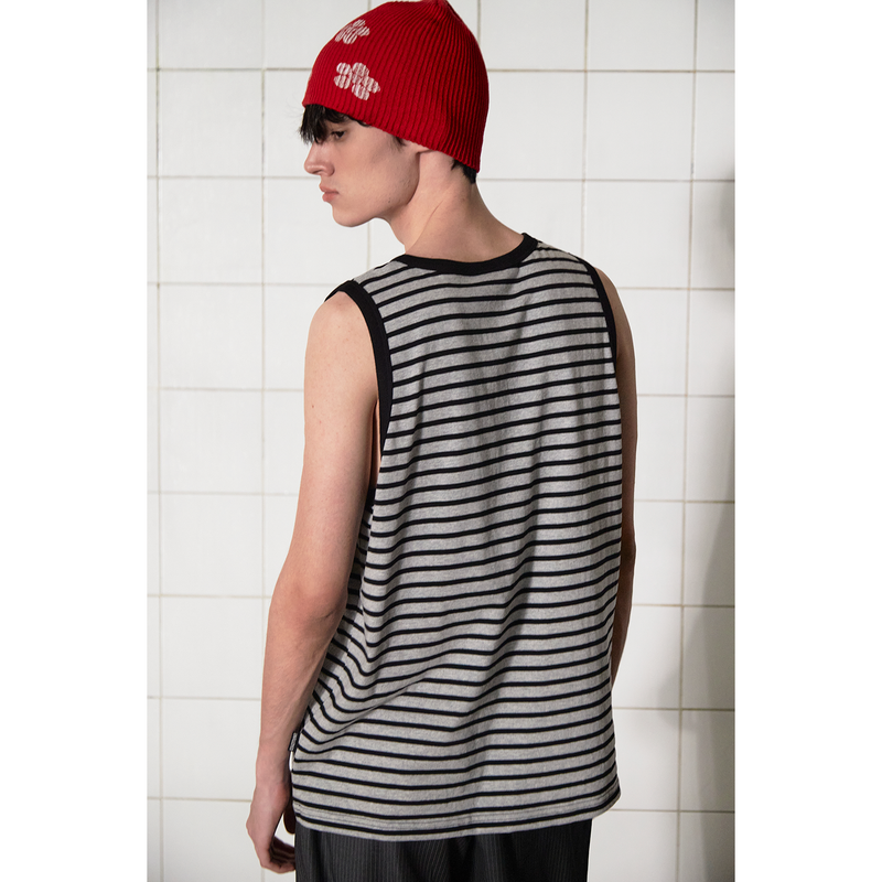 BUTTON FLOWER BEANIE / RED
