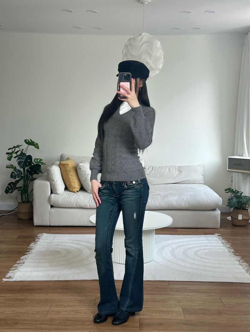 cable v neck knit