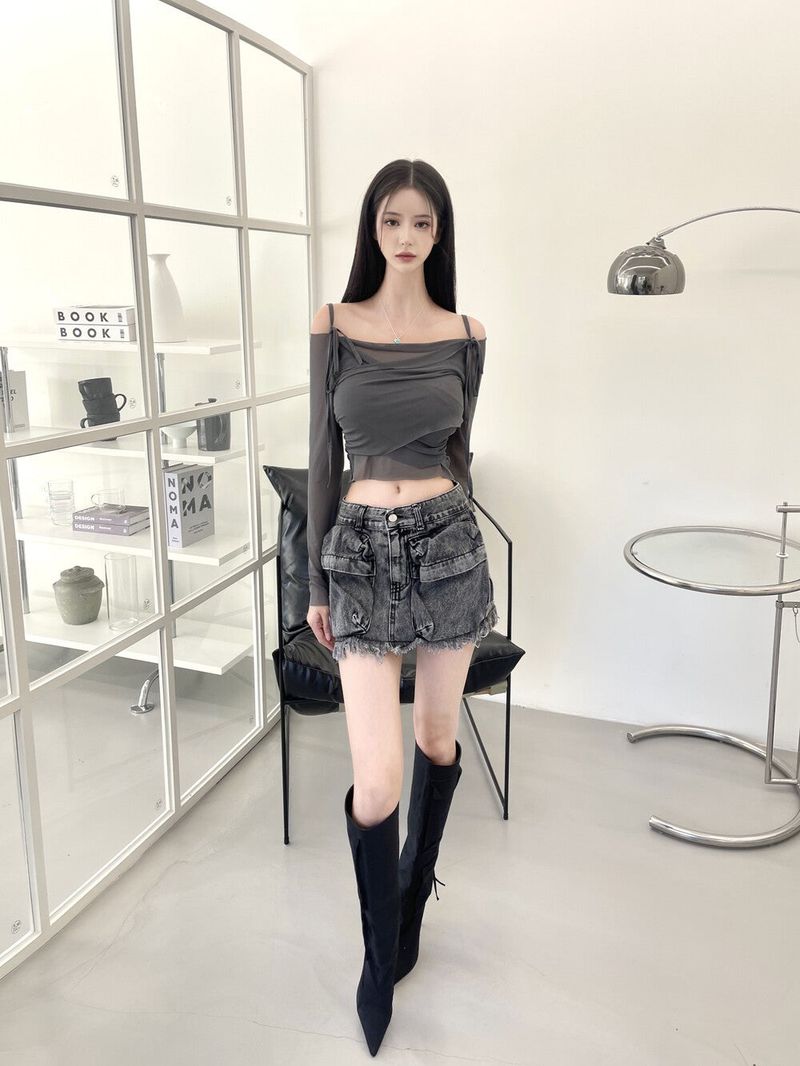 1043. Rena wrap ribbon mesh T