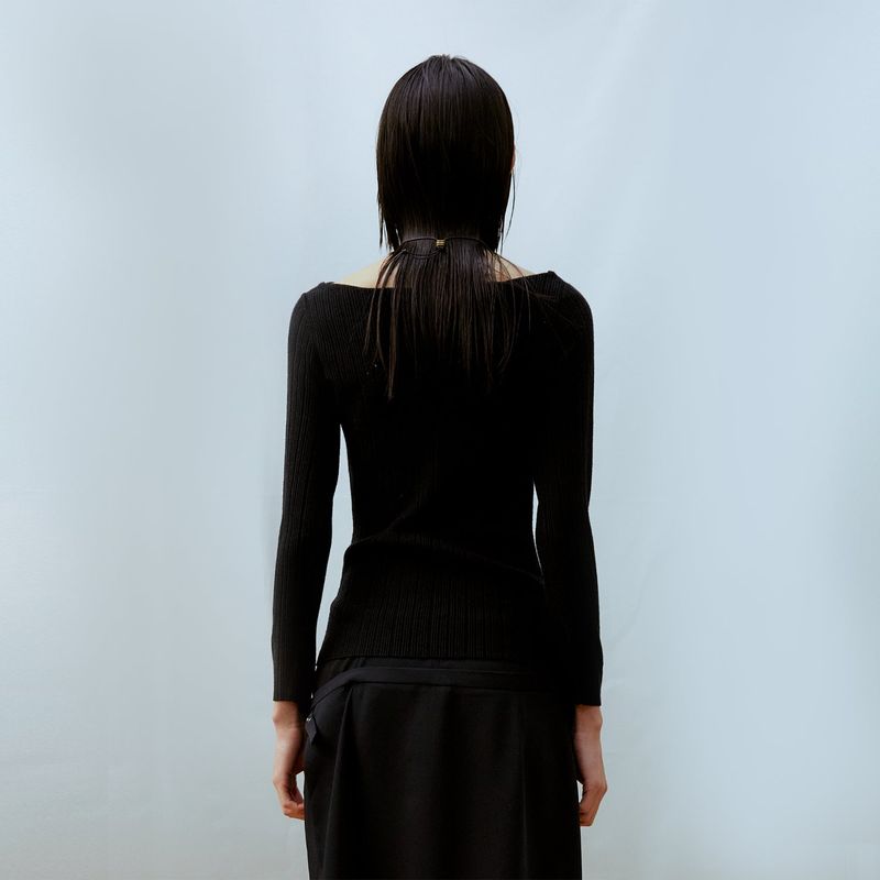 Hole Strap Knit Top (BLACK)